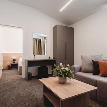 Bells Osijek Hotel Ngoại thất bức ảnh