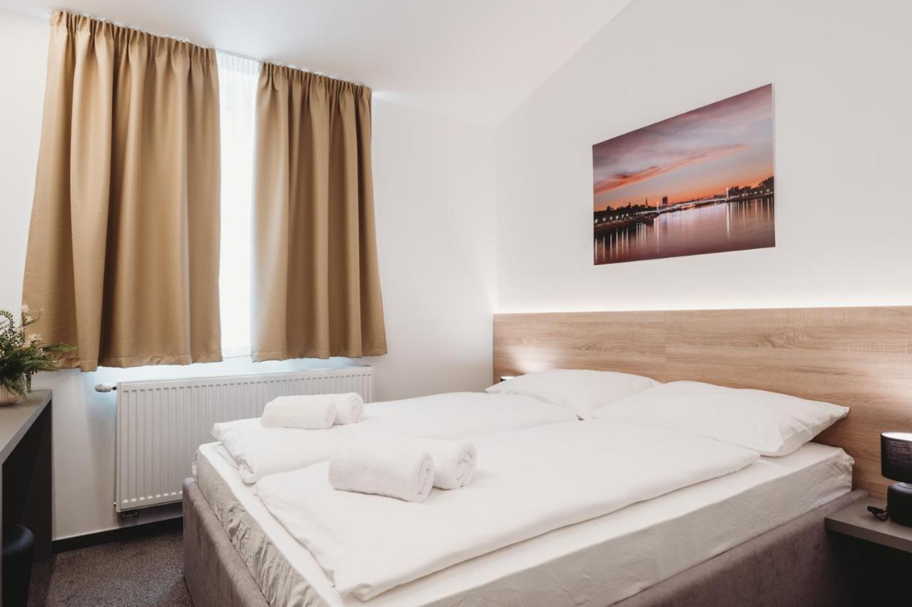 Bells Osijek Hotel Ngoại thất bức ảnh