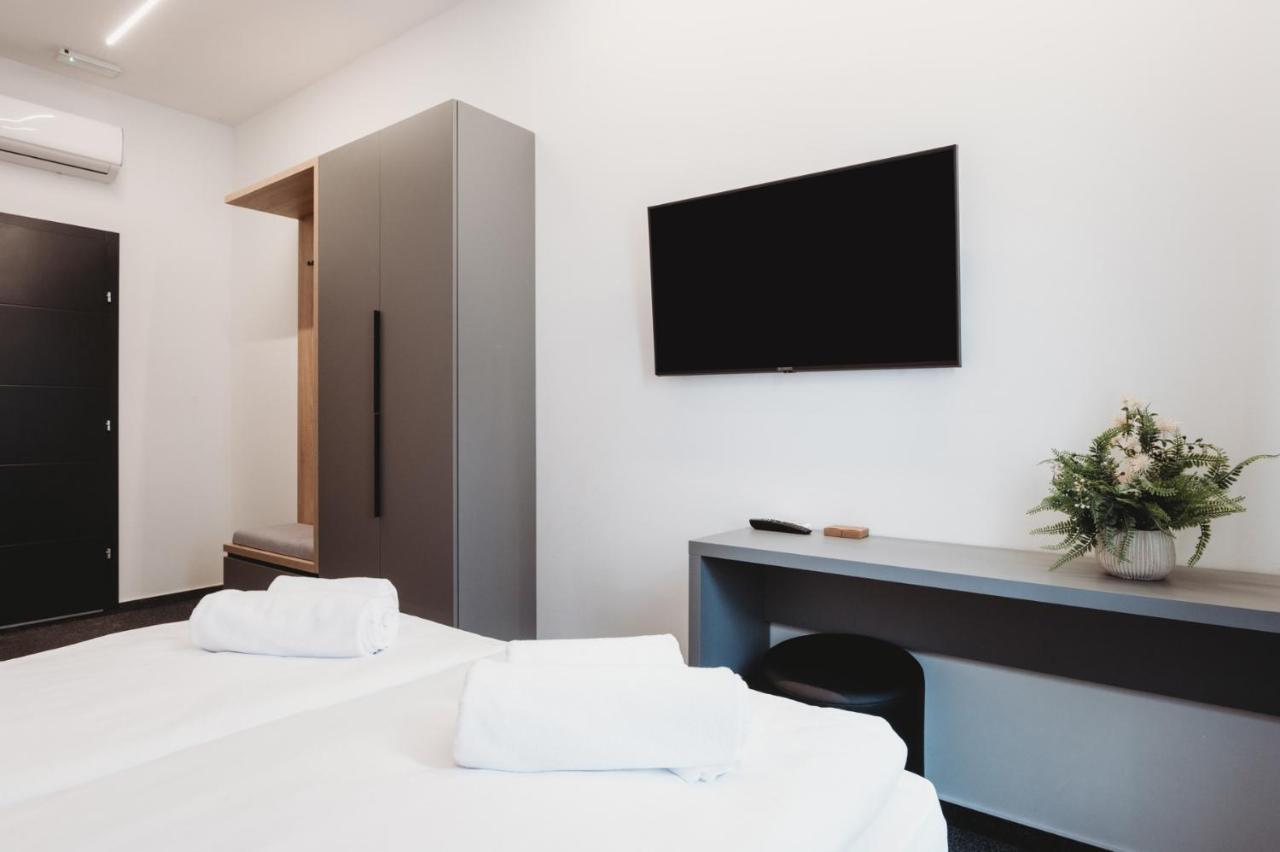 Bells Osijek Hotel Ngoại thất bức ảnh