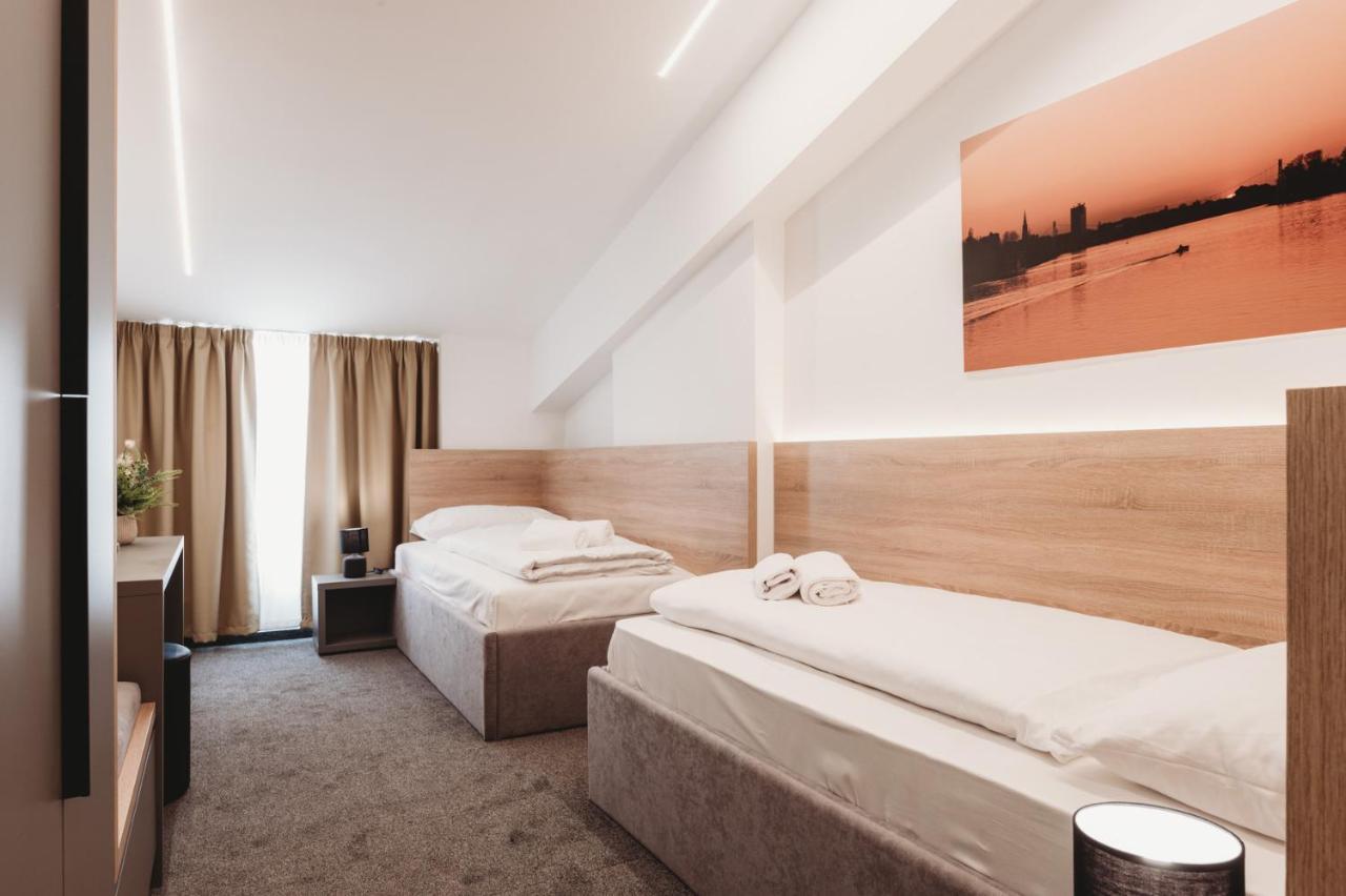 Bells Osijek Hotel Ngoại thất bức ảnh