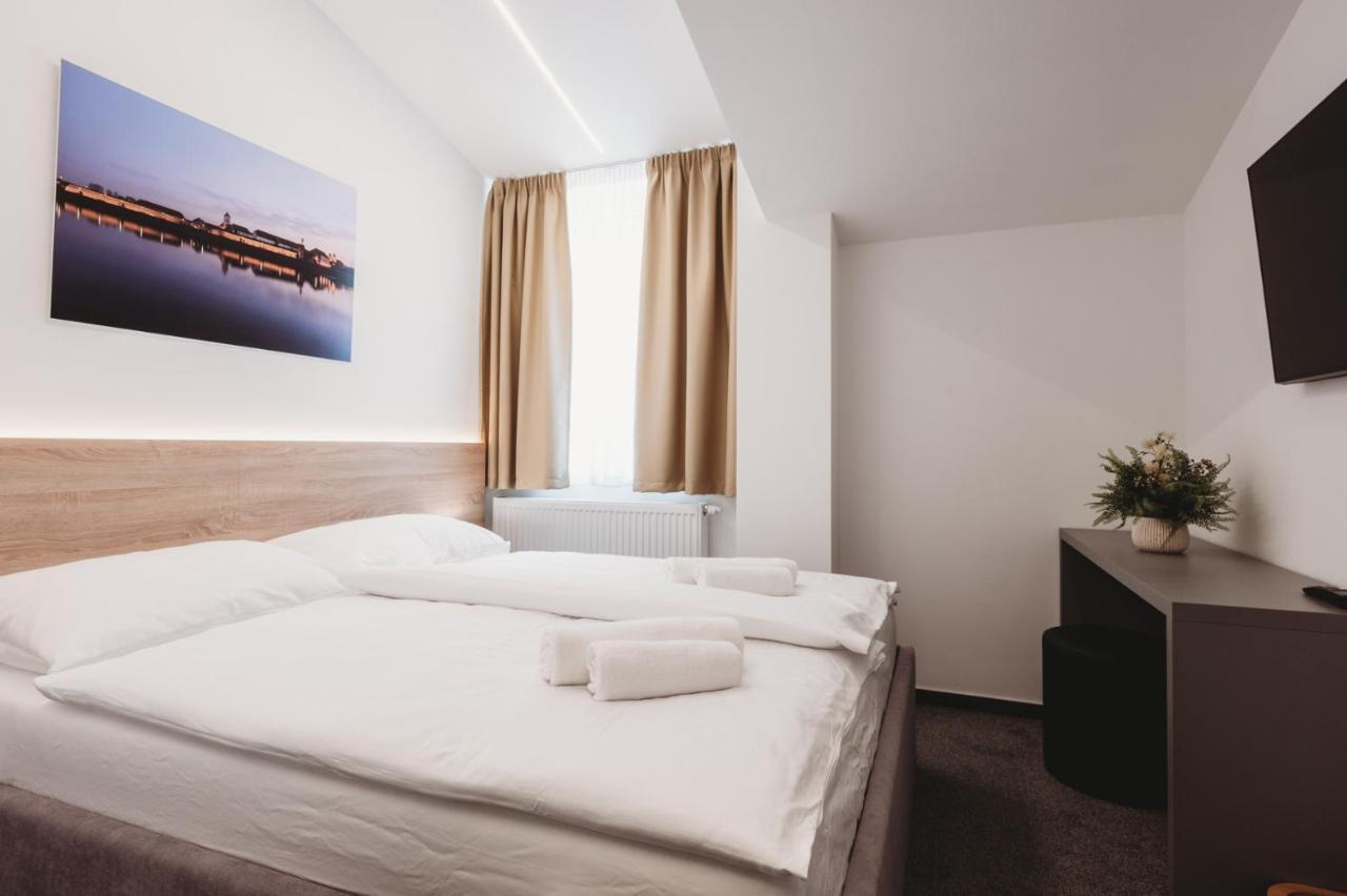 Bells Osijek Hotel Ngoại thất bức ảnh